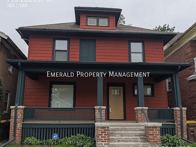 718 Locust St — Photo 1