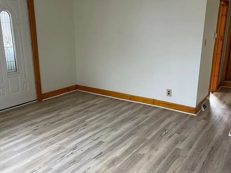 112 Platt St — Photo 5