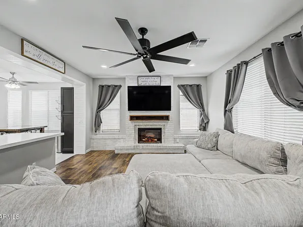 8636 W CINNABAR Avenue, Peoria, AZ 85345