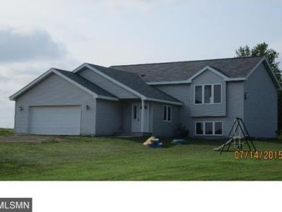 26120 Hinckley Rd, Hinckley, MN, 55037