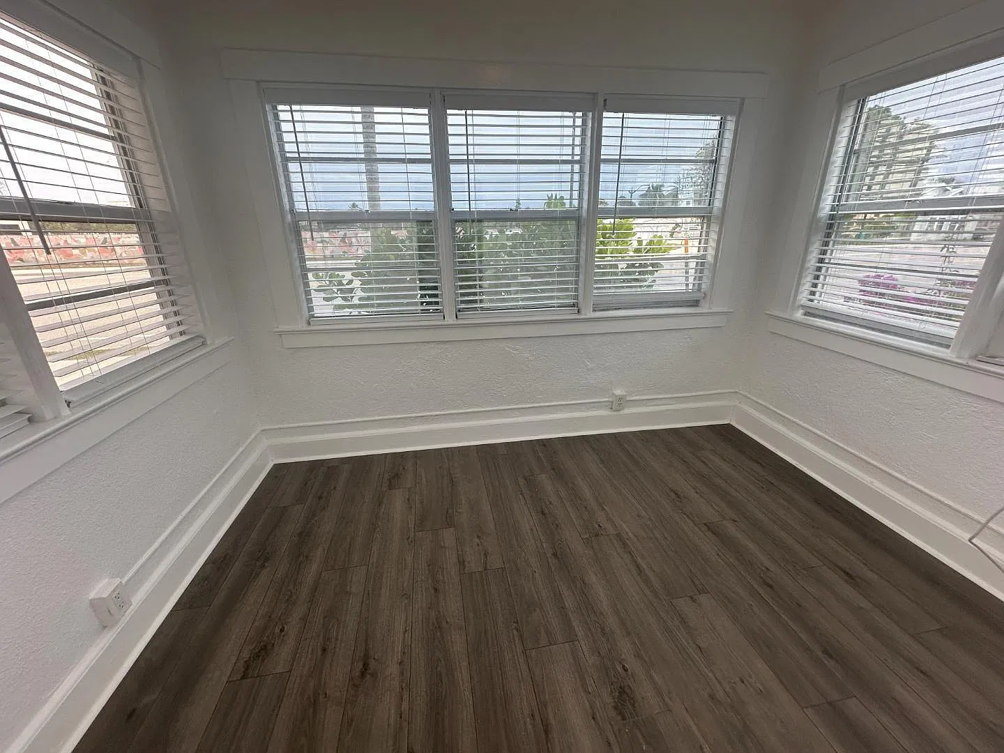 2 bed, 1.0 bath, 848 sqft, $2,000 — Photo 3