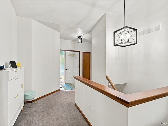 4th image of 22240 Quail Run Cir Unit 2