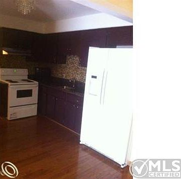Karam kitchen.JPG