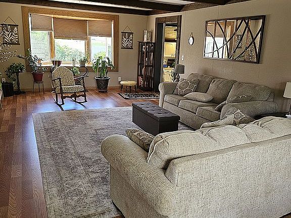 3rd image of 17 McCormick Dr