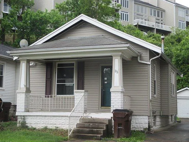 25 Ash St photo 1