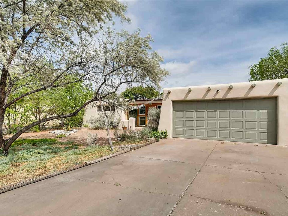 1st image of 2827 Camino Del Bosque