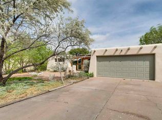 2827 Camino Del Bosque, Santa Fe, NM 87507