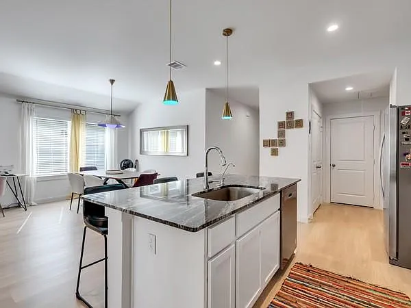 1518 Merulana Ln — Photo 12
