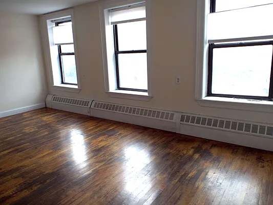 Rented by Evergreen Realty & Investments | media 6