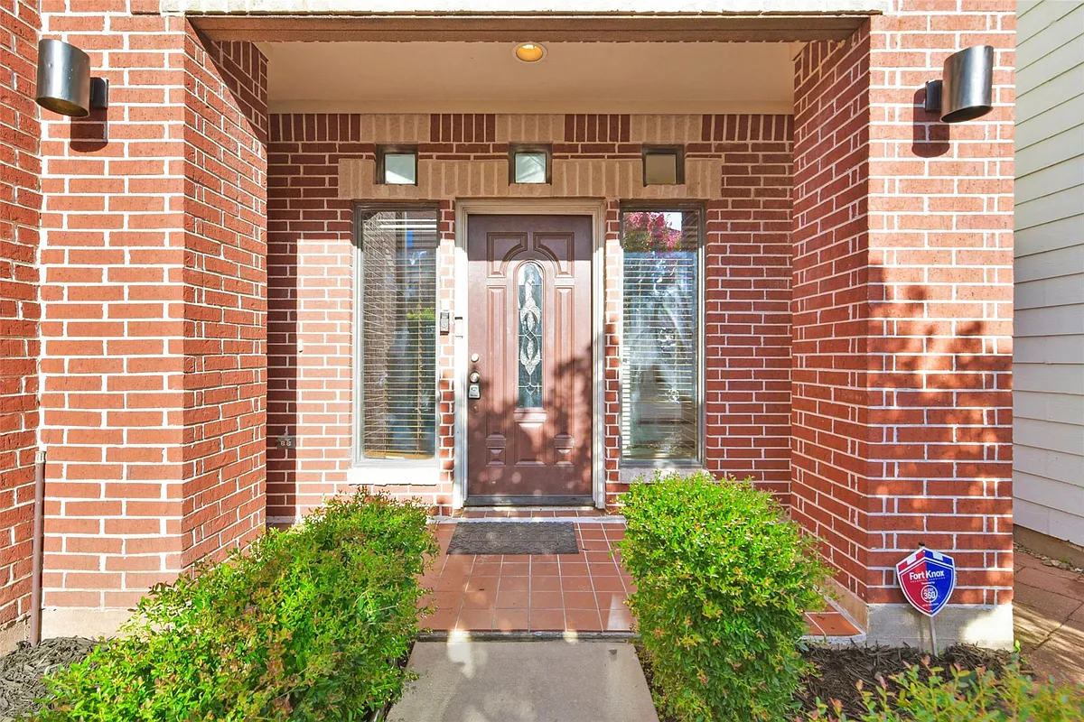 Building Photo - 9810 Marlink Ln