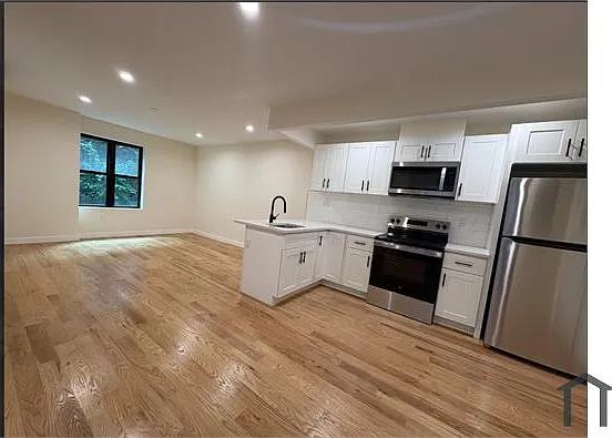 1 bed, $2,734 — Photo 2