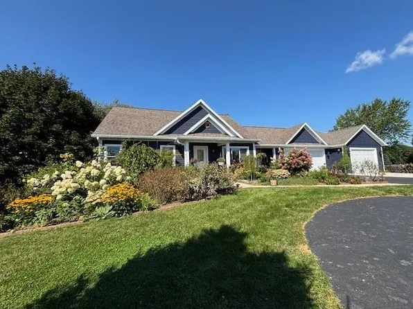 N5942 Cass Ct, Green Lake, WI 54941