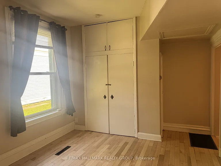 20 Russell St W #3 — Photo 14