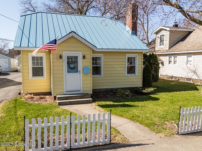 2nd image of 11 Jackson Avenue