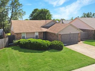 1100 Northridge Rd, Moore, OK 73160