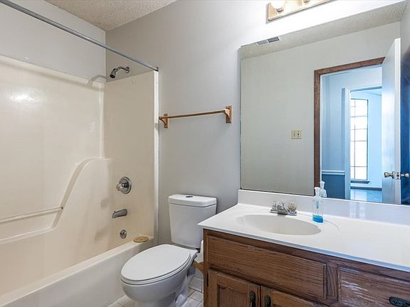 2nd image of 307 Southwind Dr