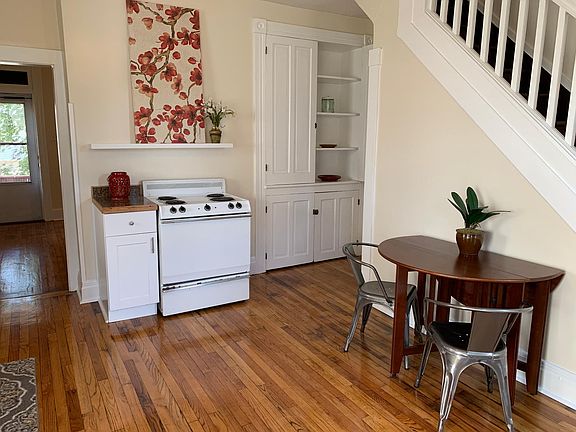 5th image of 629 W Newton St
