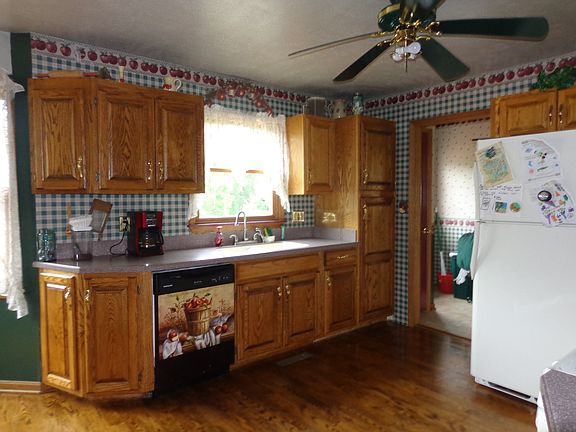 5th image of 2055 Parkdale Ave