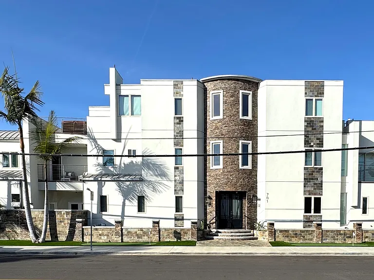 701 Huntington St — Photo 1