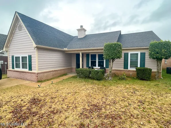 7032 Foxhall Dr, Horn Lake, MS 38637
