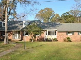 201 Somerset Dr, Natchez, MS 39120