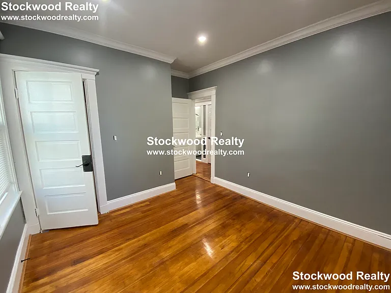 25 Hinckley St #3 — Photo 8