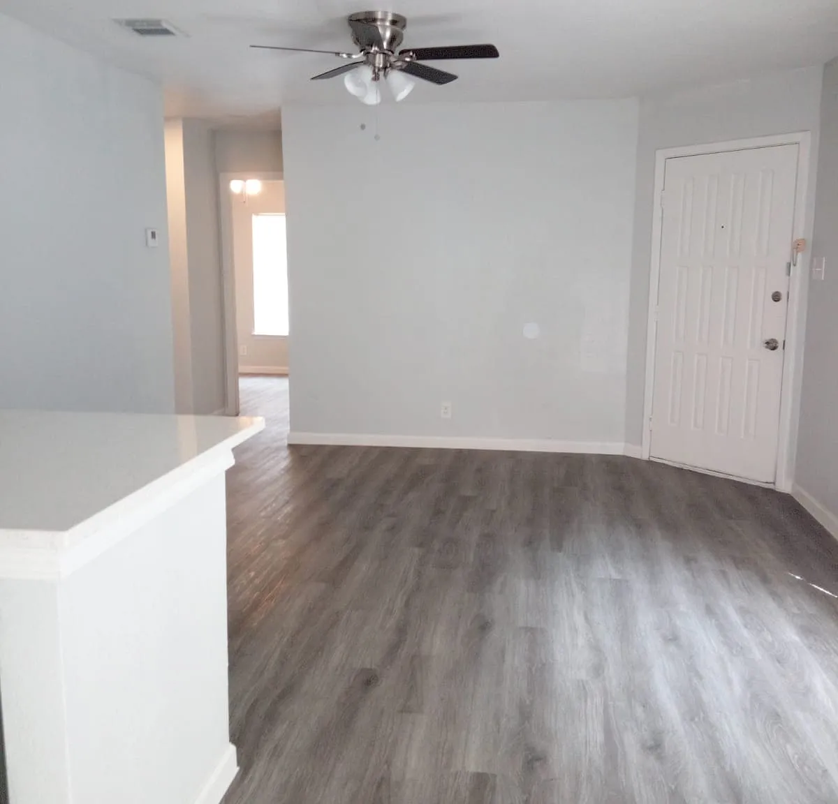 2 bed, 711 sqft, $949 — Photo 3