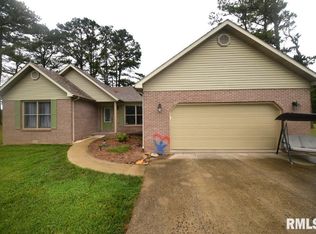 15751 E Blackward Ln, Mount Vernon, IL 62864