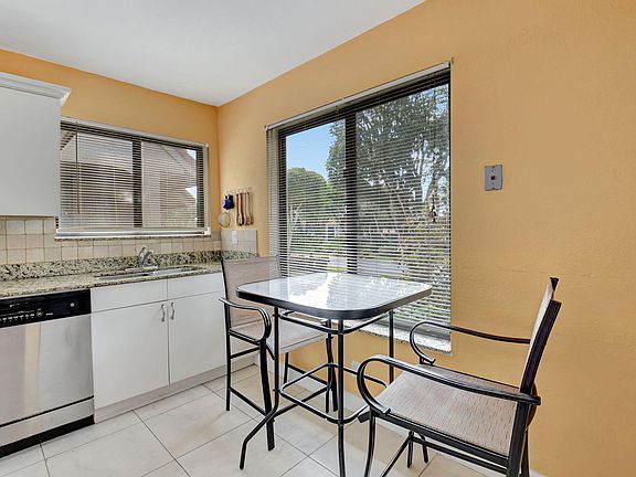 4th image of 5715 Fairway Park Drive #201
