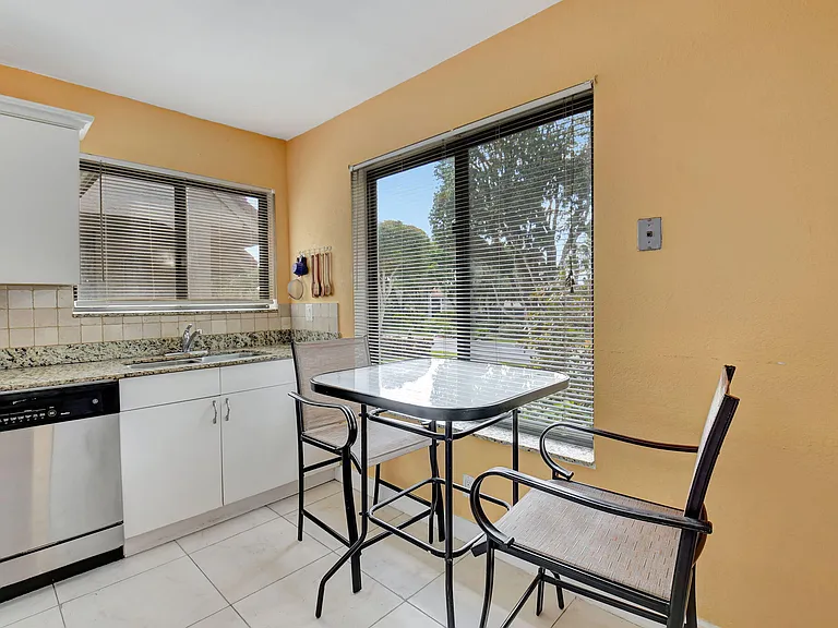 5715 Fairway Park Dr #201 — Photo 4