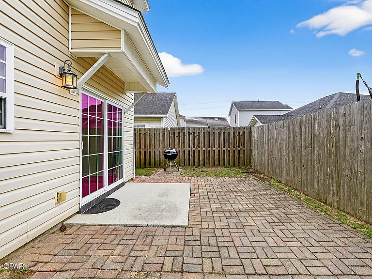 2605 Avondale Ct — Photo 25