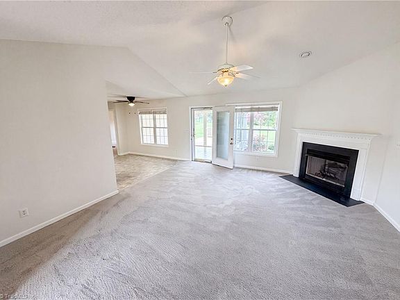 3rd image of 6404 Starlette Ln