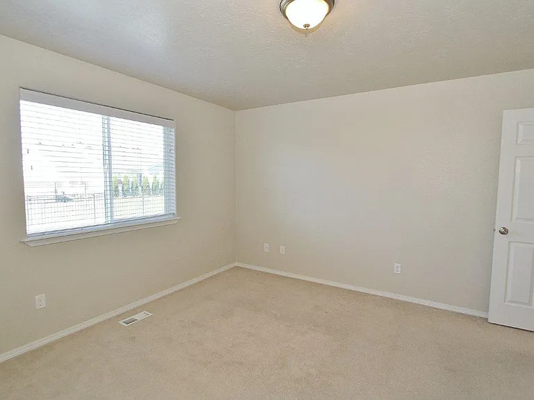 2525 N Blueblossom Dr — Photo 14