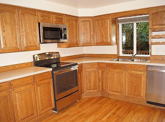 3rd image of 303 SE 149th Ct