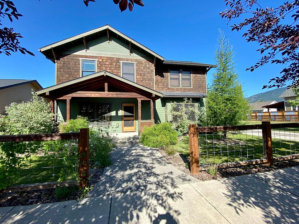 409 N. Monroe Avenue - Incredible landscaping and covered front porch