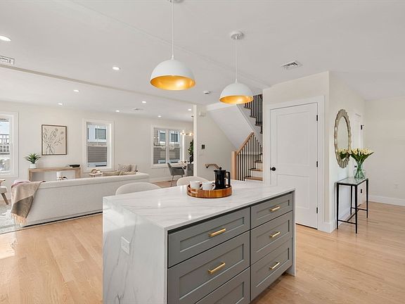 3rd image of 22 Morton St #22