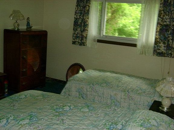 3rd image of 121 Fallsview Dr