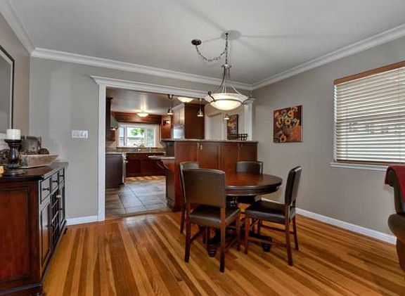 4th image of 1462 Jeffery Ave