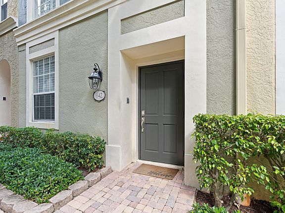 4th image of 642 Fern Street