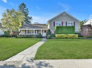 138 Lee Rd, Garden City, NY 11530
