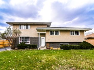 7718 Linden Ave, Darien, IL 60561