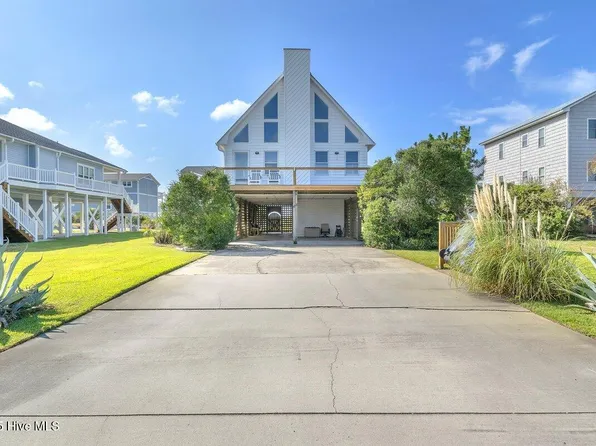 6707 Kings Lynn Drive, Oak Island, NC 28465