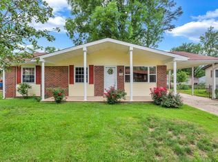 12 Saint Luke Dr, Saint Peters, MO 63376