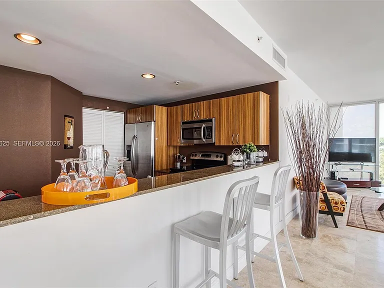 6305 Indian Creek Dr #5A — Photo 18