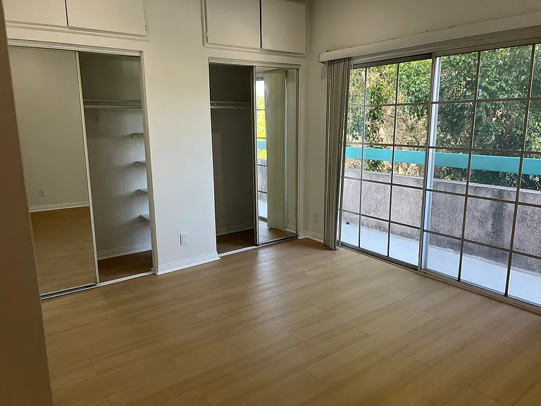 1431 S Shenandoah St #4 — Photo 7