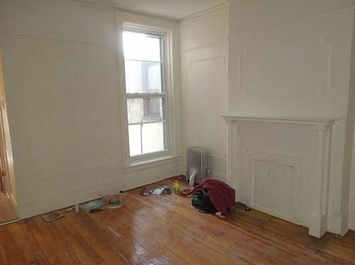 4th image of 530 Bainbridge St APT 2