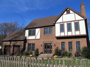 7802 Marthas Ln, Falls Church, VA 22043