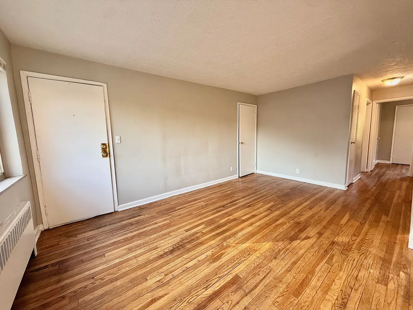 2 bed, 1.0 bath, $1,045 — Photo 3