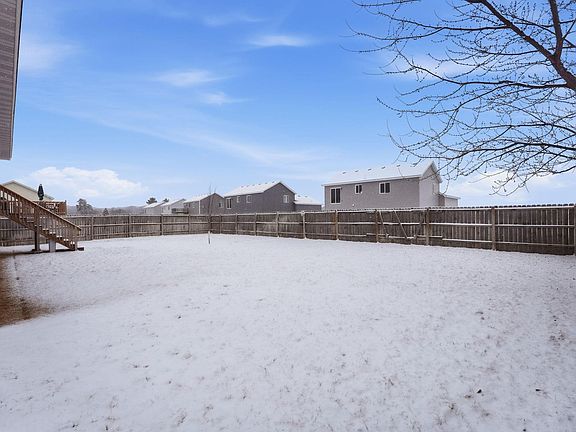 5th image of 811 2nd Ave SW