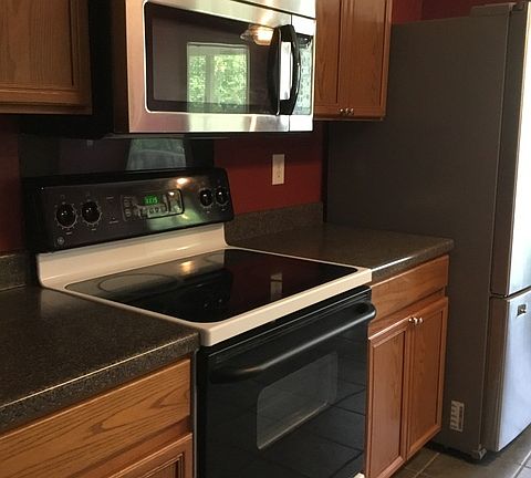 3rd image of 10170 Cedarcliff